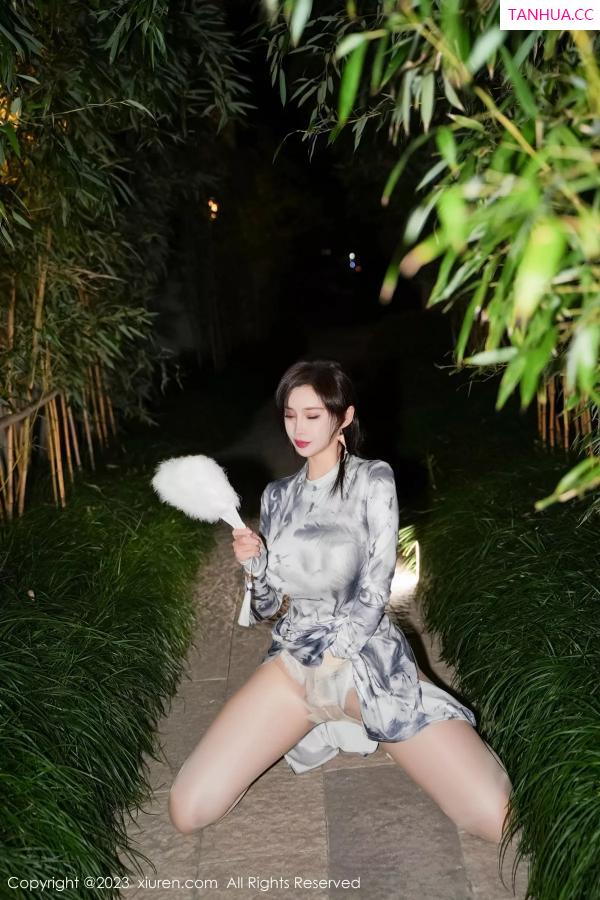 周妍希 奶瓶土肥圆 [XiuRen]高清写真图 2023.11.30 No.7744 Carol周妍希 旗袍美臀第24张图片